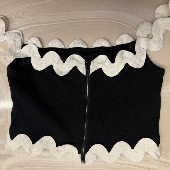 Anthropologie Maeve Black and White Scallop Ric Rac Trim Crop Top - Picture 5 of 6